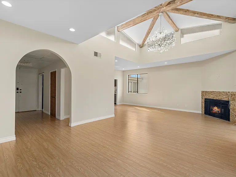 2175 S Beverly Glen Blvd #406 — Photo 3