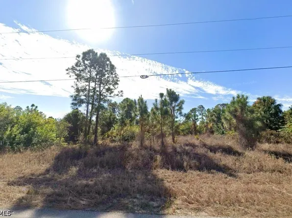 1048 Kanuga St E, Lehigh Acres, FL 33974