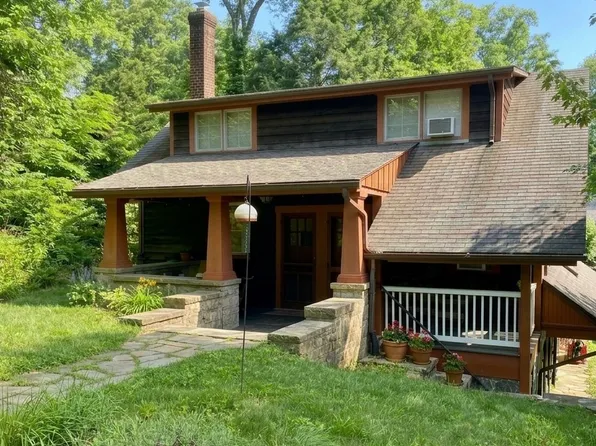 327 Valley Brook Rd, Ambler, PA 19002