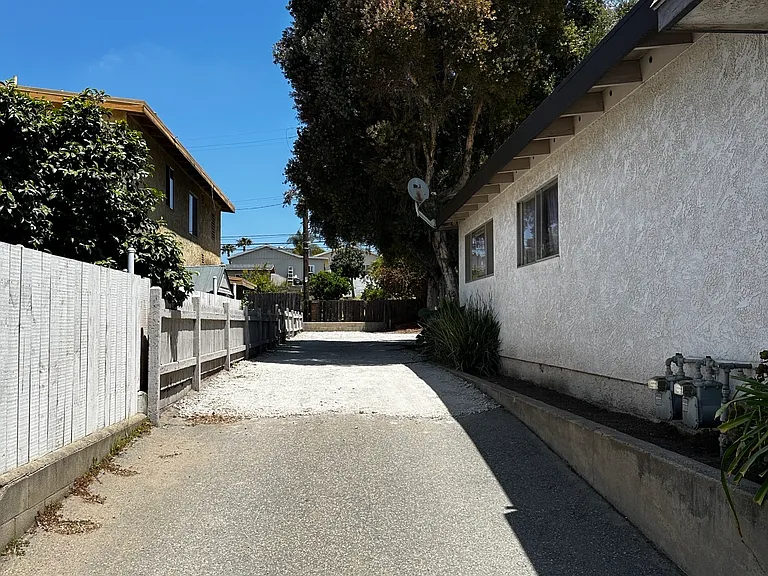 208 Woodcrest Ln #210 — Photo 3