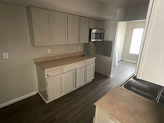 4th image of 1137 W 30th St
