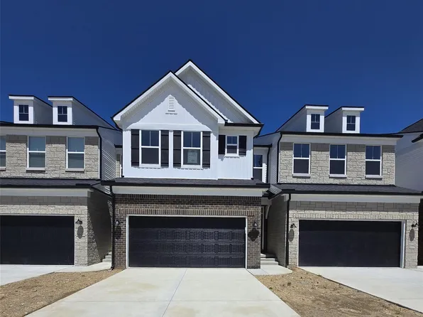 5557 E Spaniel Dr, Ann Arbor, MI 48108