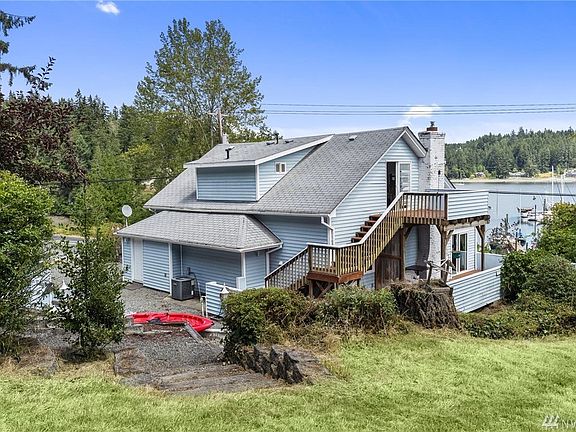 Starting live in the 1800's as the Wyatt Hotel, this home is packed full of history and is a icon in the community. 