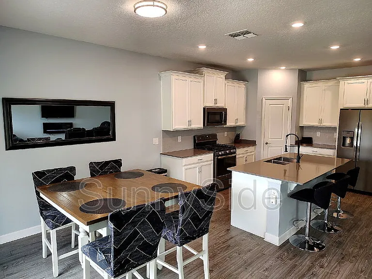 1047 Oak Bluff Dr — Photo 11