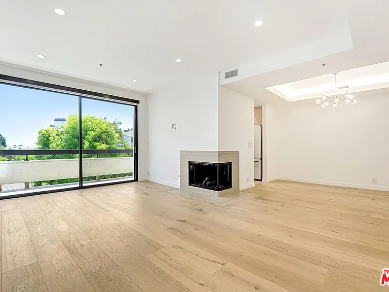 2112 Century Park Ln #301 — Photo 2