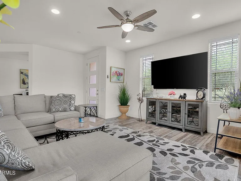 10260 E White Feather Ln #1025 — Photo 6