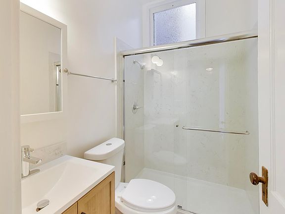 4th image of 2160 Vallejo St APT 4