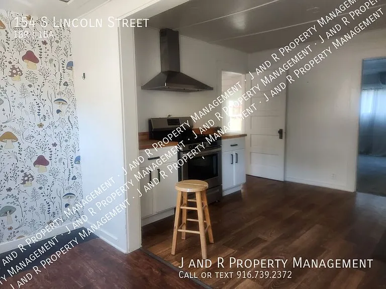 154 S Lincoln St — Photo 19