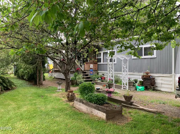 724 SW Ferry Ave #56, Siletz, OR 97380