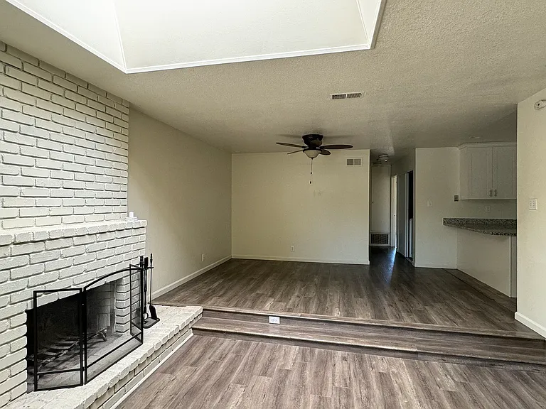 2956 Driftwood Dr — Photo 9