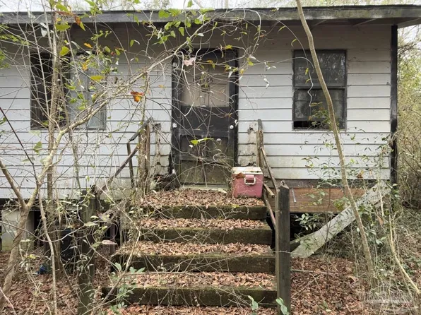 7125 McCray Rd, Milton, FL 32583