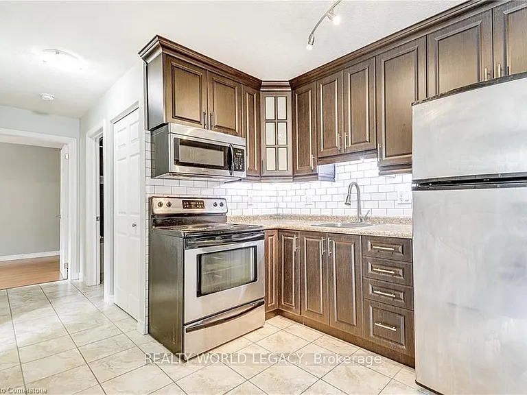 119 Cedar St S #8 — Photo 10