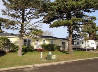 780 12th Ct SW, Bandon, OR 97411