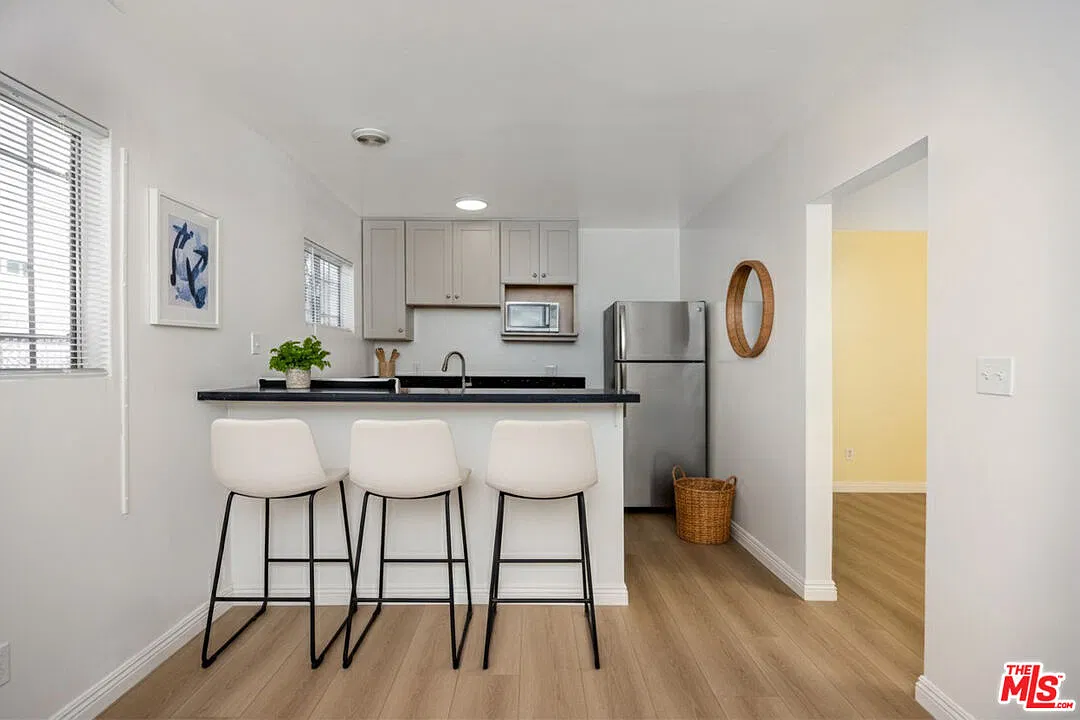 3 bed, 2.0 bath, 962 sqft, $3,100 — Photo 4