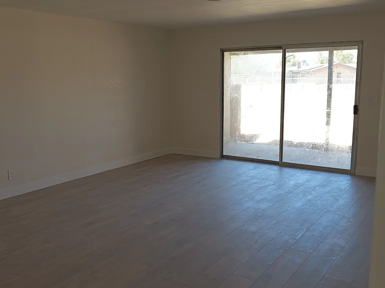 20997 Pine Ridge Ave #2 — Photo 32