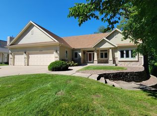 S66W16256 Chestnut Ridge Ct, Muskego, WI 53150
