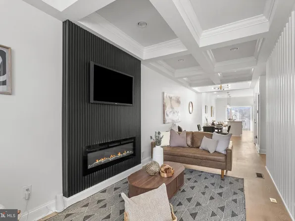 1631 E Oliver St, Baltimore, MD 21213