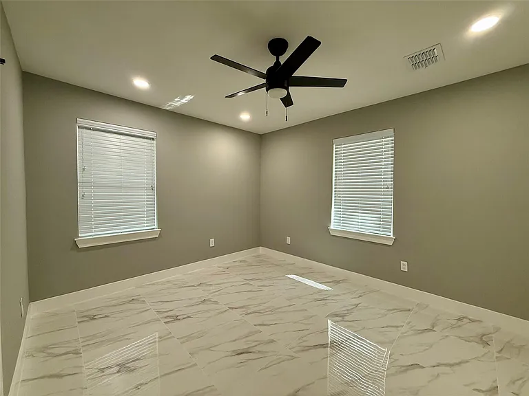 2630 De Soto St — Photo 13