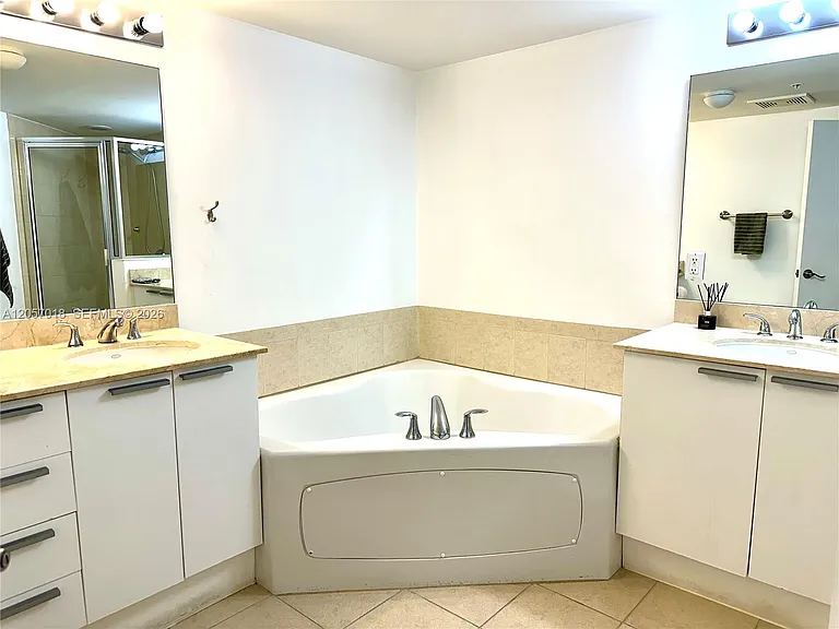16699 Collins Ave #2309 — Photo 25