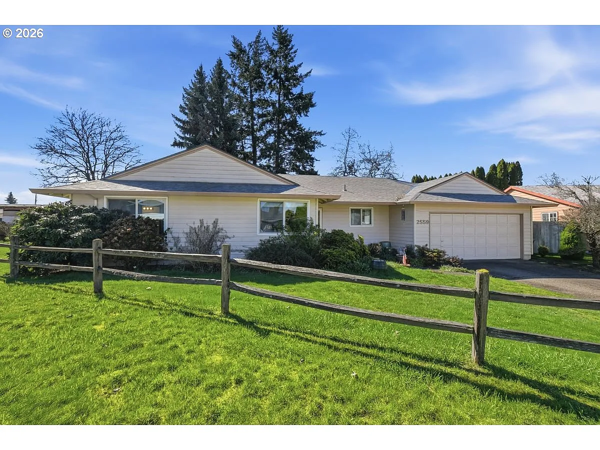 2559 S Dogwood Ter photo 1