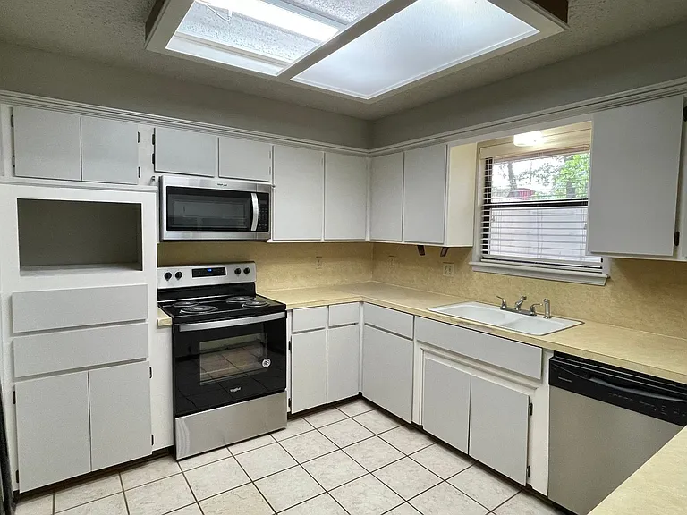 903 Northbrook Ave — Photo 6