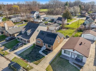 14711 McGuire St, Taylor, MI 48180