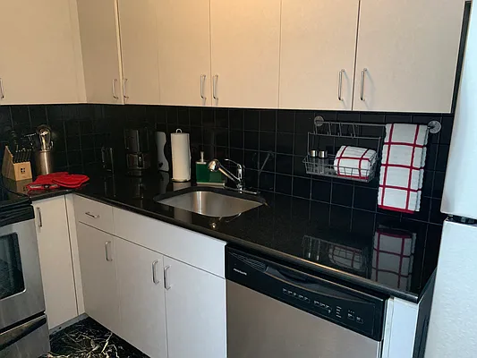 Rented by Global Realty Opportunities | media 20