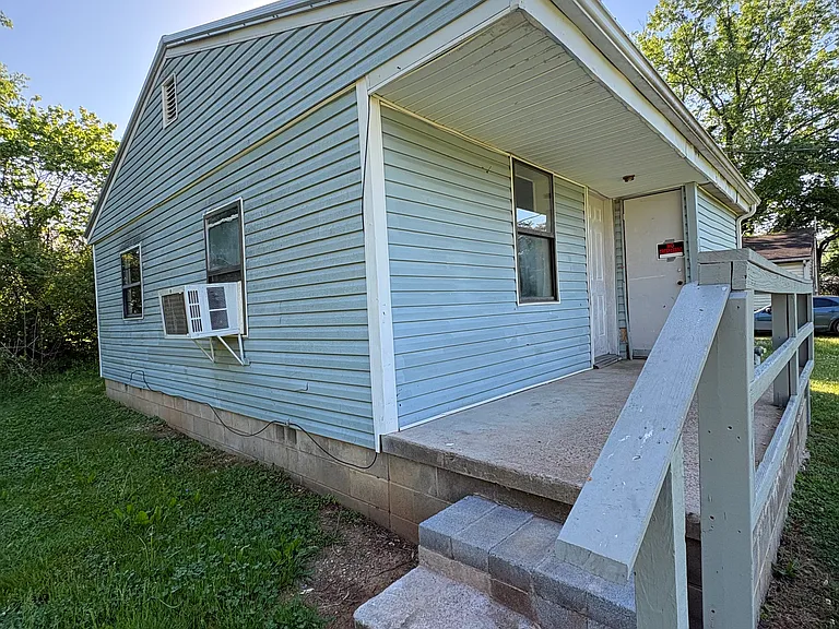324 Old Valley Rd — Photo 4