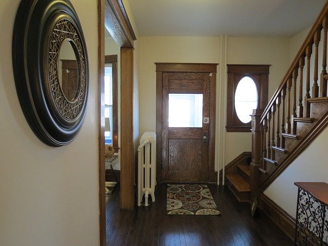 1st image of 670 Geranium Ave E