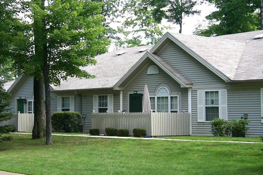 Hunters Ridge — Photo 1