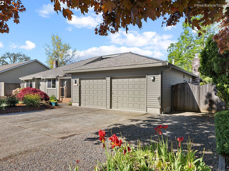 1st image of 1447 SE 51st Ave
