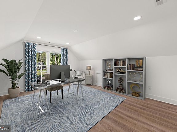 5th image of 35 Beacon Cir #35