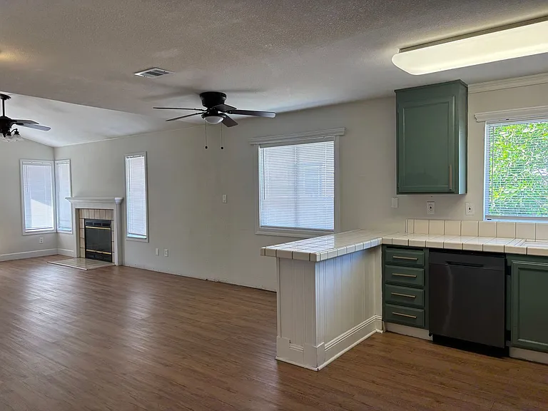 374 Aaron Cir — Photo 6