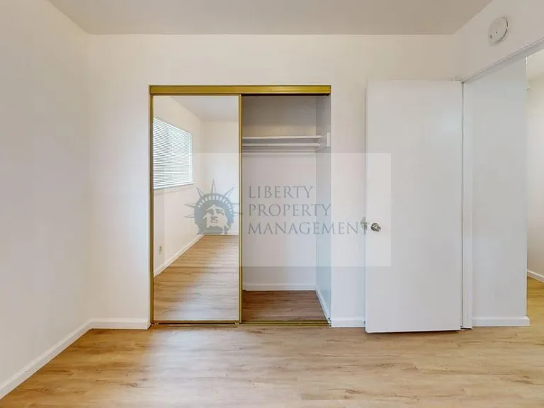 931 H St #6 — Photo 9