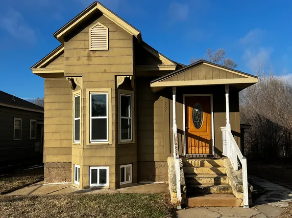 526 W 2nd St, Junction City, KS 66441