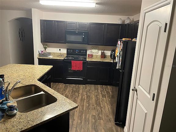 4th image of 2265 Caspian Dr