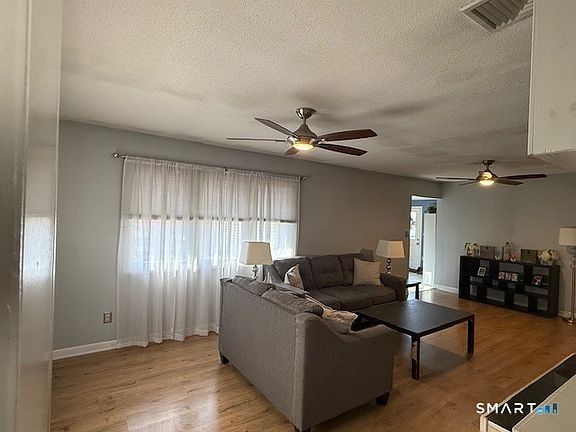 5th image of 228 Fern Hill Road
