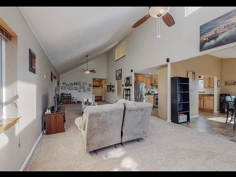15 Rocky Ranch Rd — Photo 6