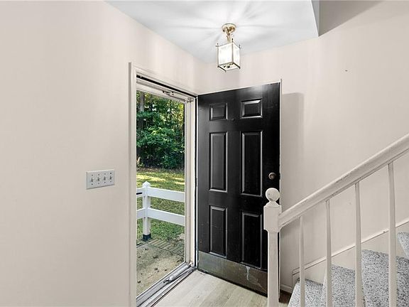 4th image of 7847 Beaver Dr