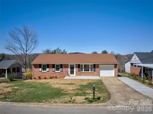 88 Skyview Ter, Asheville, NC 28806