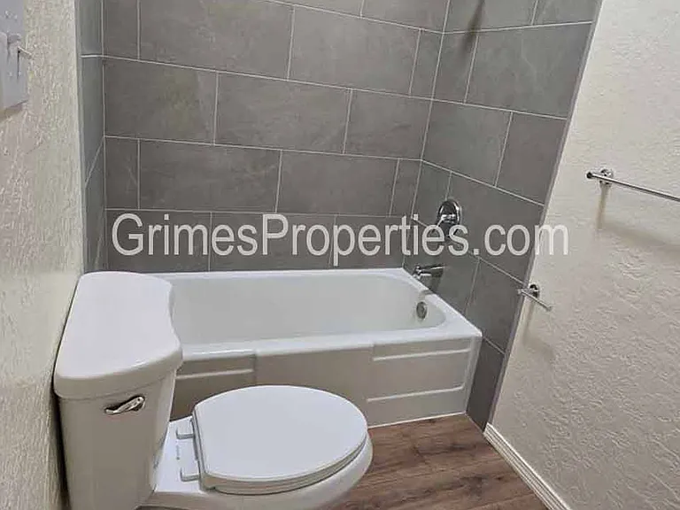 2613 McEarl Ave SE #2601-A — Photo 5