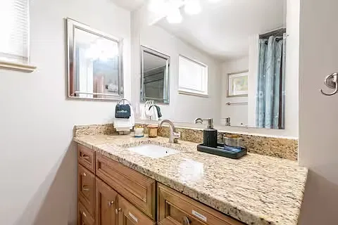 2510 Summit Dr — Photo 3