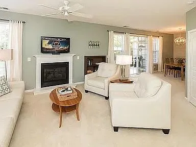 2 bed, 2.5 bath, 1386 sqft, $2,500 — Photo 3