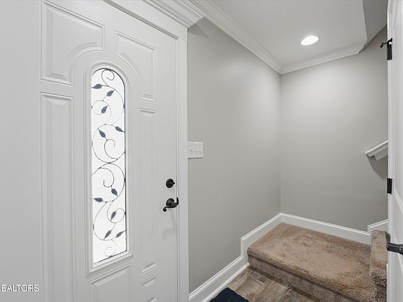 4th image of 2327 Torrey Pines Dr