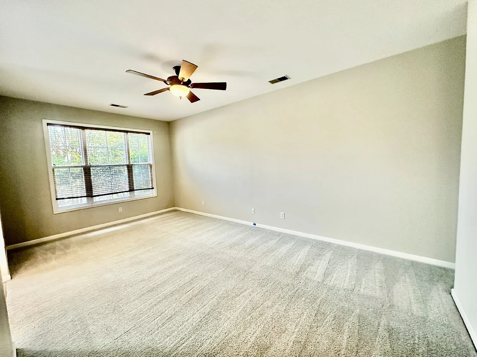 2 bed, 2.5 bath, 1816 sqft, $2,295 — Photo 4