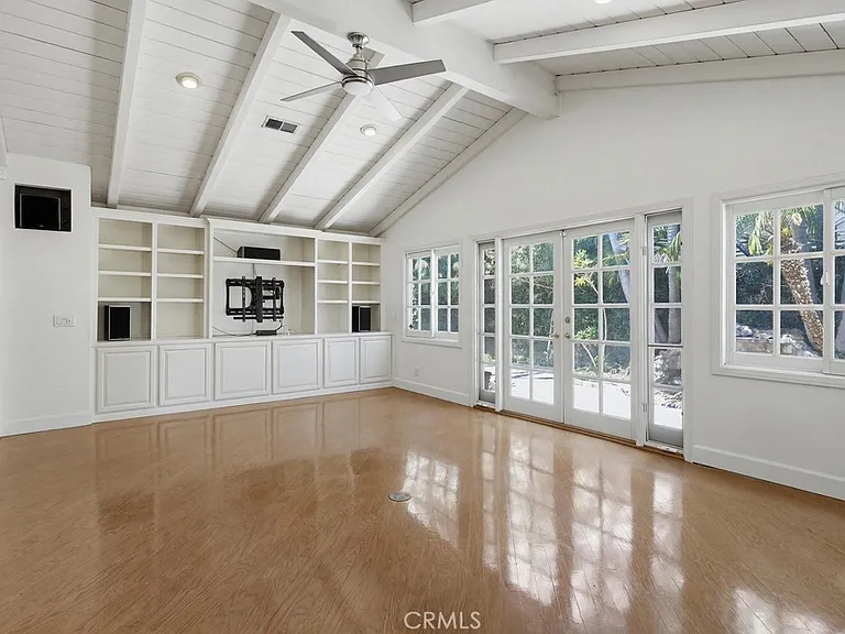 2705 E Jacaranda Ave — Photo 35