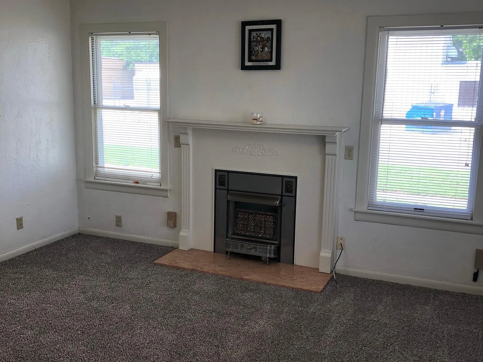 1303 S Oakes St — Photo 2