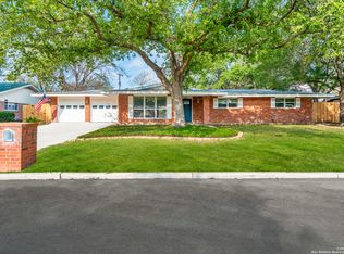 417 Winfield Blvd, Windcrest, TX 78239