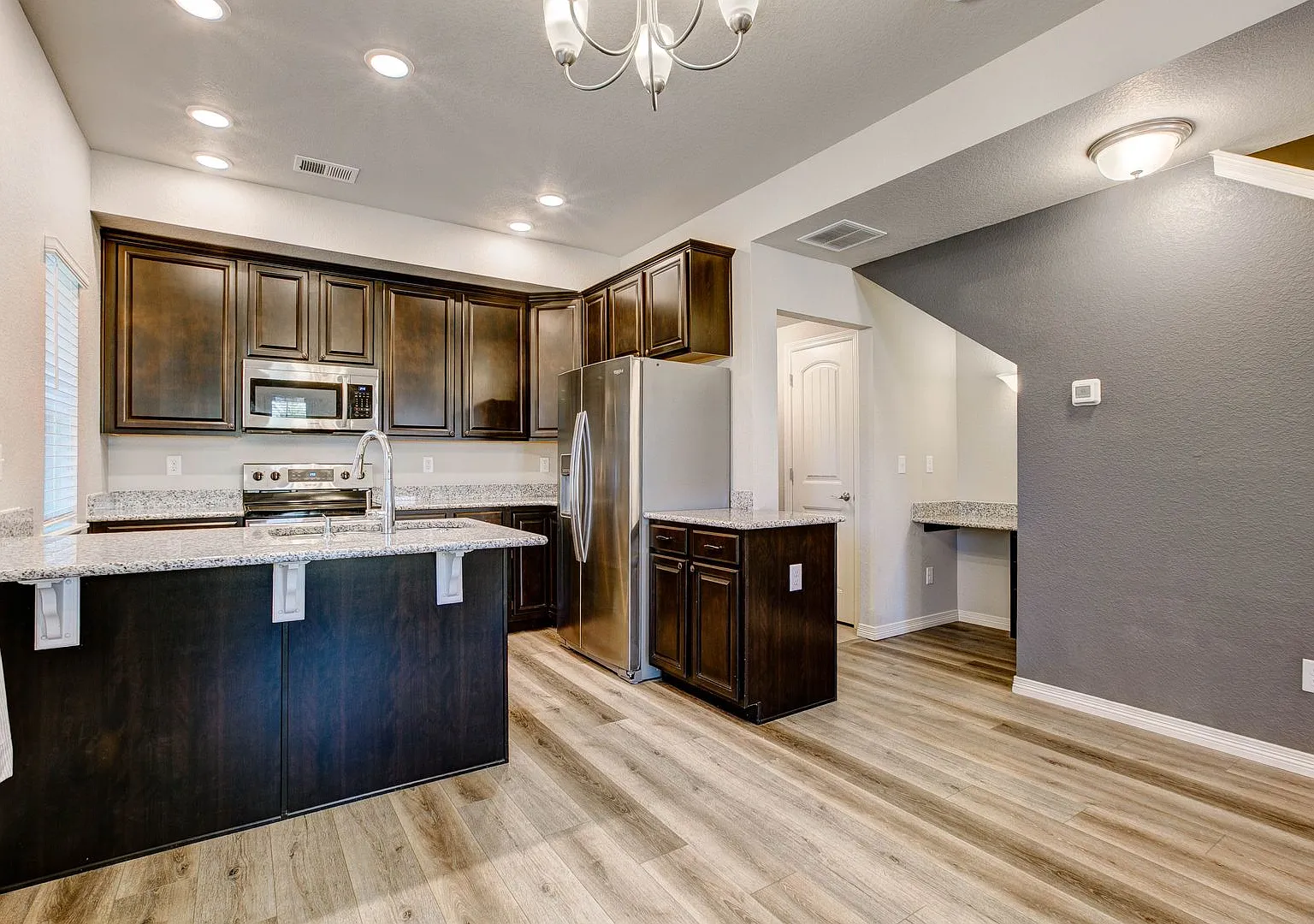 End-Unit Berthoud Townhome with Attached Garage — Photo 2