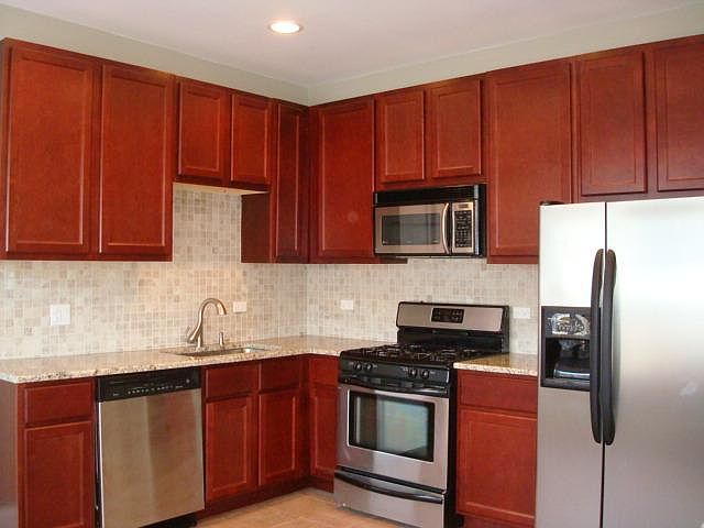 1st image of 832 S Claremont Ave #2F